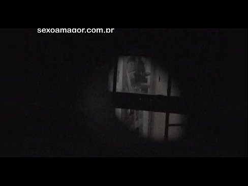 ❤️ Blondie wird heimlich von einem Voyeur aus der Nachbarschaft gefilmt, der sich hinter Hohlblocksteinen versteckt ❤️ Porn video bei de.sexvideogif.ru ☑