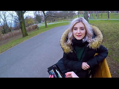 ❤️ Schluckt das heiße Sperma eines Fremden für Geld - Blowjob im Park von Eva Elfie ❤️ Porn video bei de.sexvideogif.ru ☑