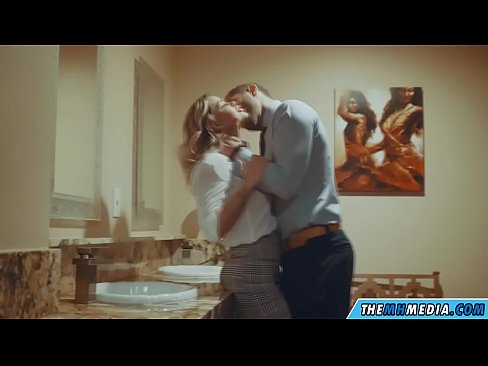 ❤️ Wenn eine vollbusige Blondine dich in einer öffentlichen Toilette verführt ❤️ Porn video bei de.sexvideogif.ru ☑